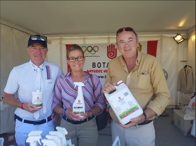 Michael & Melissa Whittaker with Sean Cooney of Botanica equestrian news