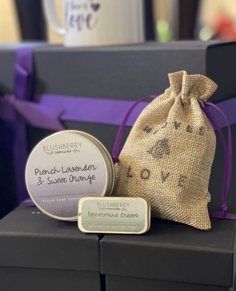 hooves and love gift set equestrian news equestrian index hooves and love NHS support